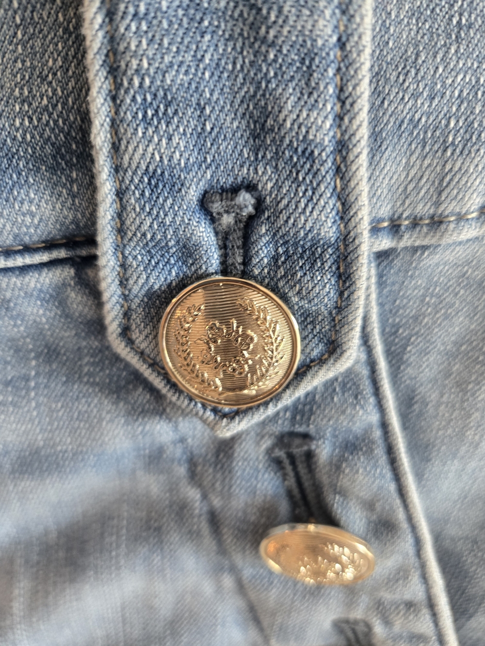 White House Black Market Light Blue Denim Shorts with Silver Buttons - Picture 3 of 7